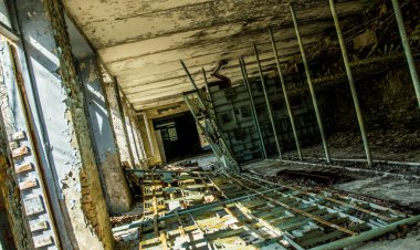  Chernobyl dışlama bölgesi. Pripyat kentinde terk edilmiş eski bir hastane. Çernobil nükleer felaketinin sonuçları