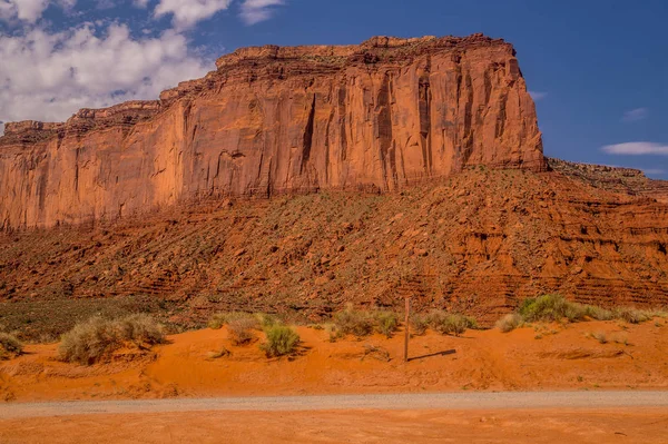 Mañana Monument Valley Tiendas Turísticas Medio Las Rocas Que Desmoronan — Foto de Stock