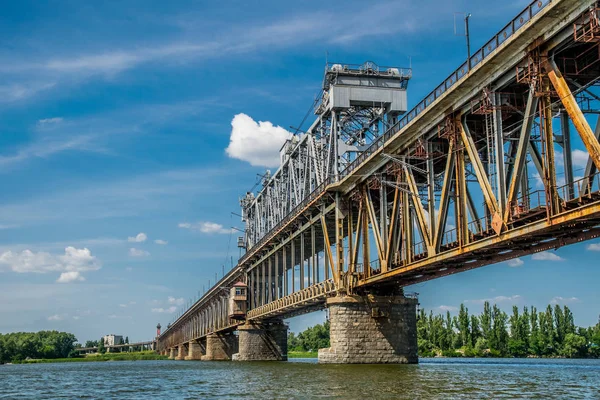 Stary Metalowy Most Rzece Dnieza Europie Wschodniej Ukraina — Zdjęcie stockowe