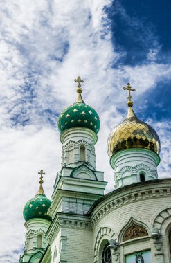 Anıt kompleksi Poltava Savaş Alanı'ndaki eski Sampson Kilisesi. 1. Peter'ın İsveçliler'e karşı kazandığı zafer yerinde Ortodoks Hıristiyan kilisesi