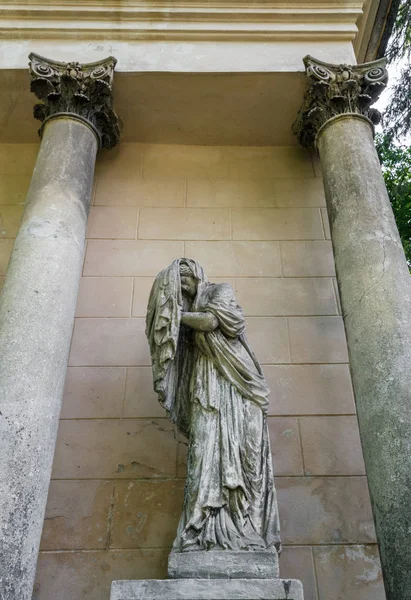 Marble Statue Ancient Abandoned Gothic Cemetery — Stock Photo, Image