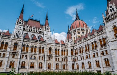 Macaristan parlamentosunun Gotik eski binası, Budapeşte