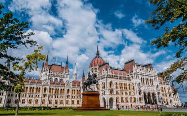 Macaristan parlamentosunun Gotik eski binası, Budapeşte