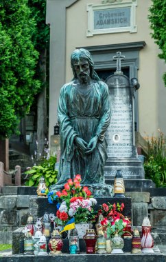 Mermer heykel ve eski bir terk Gotik mezarlık