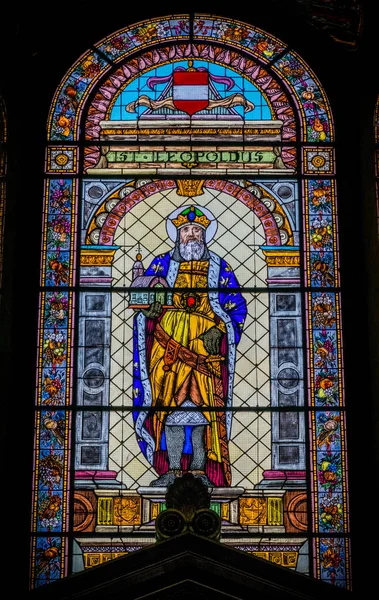 Budapeste Hungria Julho 2019 Vitrais Hábeis Uma Janela Arqueada Basílica — Fotografia de Stock