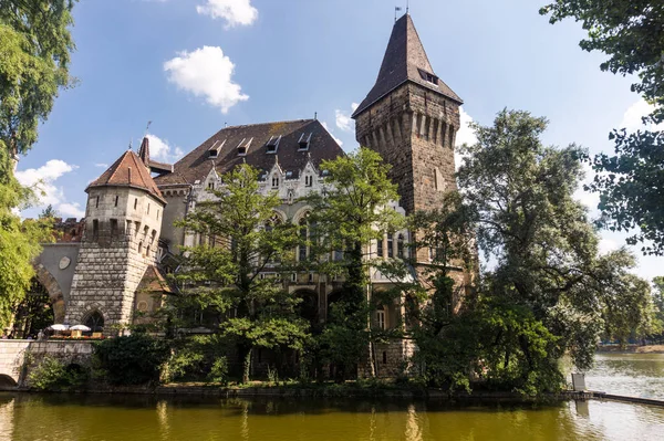 Castelo Decorativo Vajdahunyad Parque Histórico Varoshliget Budapeste Hungria Milênio Estado — Fotografia de Stock