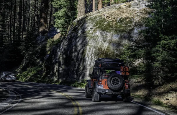 Grant Grove California Usa June 2017 Suv Cars Highway Sequoia — Stock Photo, Image