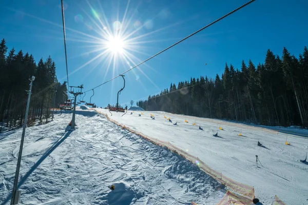 Bukovel Ivano Frankivsk Ucrania Marzo 2019 Pista Esquí Nevada Ladera — Foto de Stock