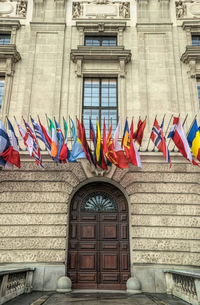 Wien Österreich Juli 2019 Bunte Staatsflaggen Europäischer Staaten Der Fassade — Stockfoto