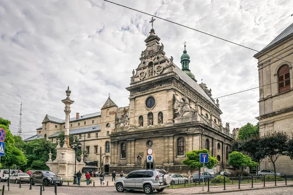 Lwów Ukraina Lipca 2019 Miejska Ulica Lwowa Fasada Dawnego Katolickiego — Zdjęcie stockowe