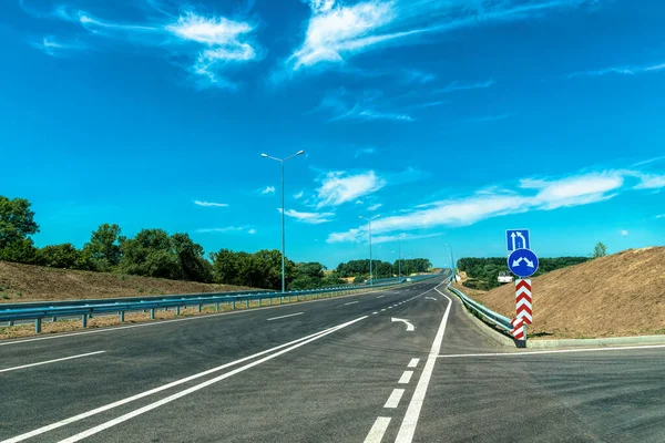 Neue Fahrbahnmarkierungen Straßenbau Der Ukraine Osteuropa — Stockfoto