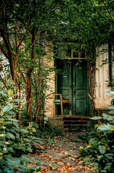 Antigua Casa Abandonada Espeluznante Puerta Madera —  Fotos de Stock