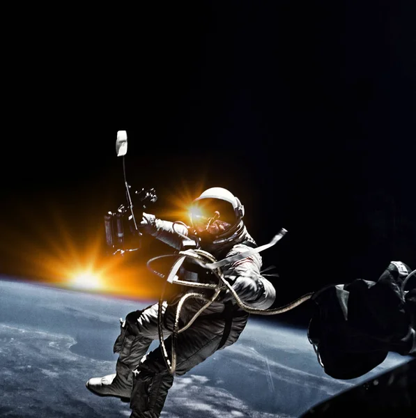Astronaut flies in space. The photo taken from NASA — Stock Photo, Image