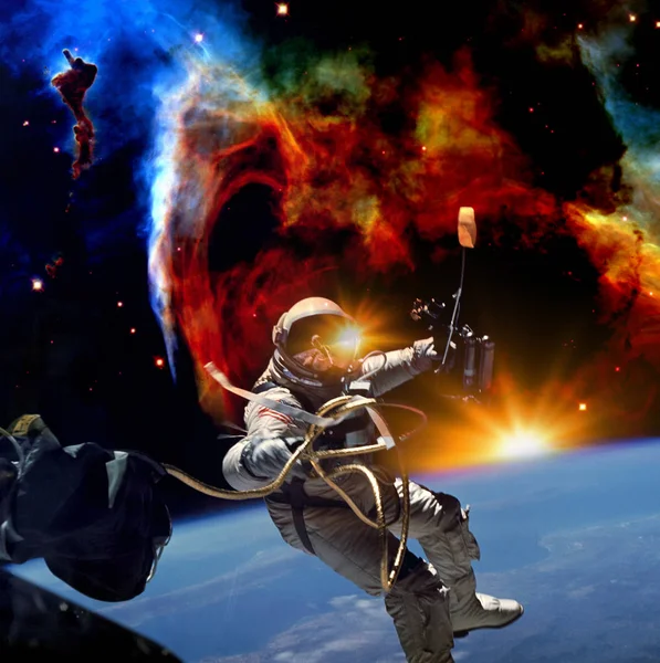 Astronaut flies in space. The photo taken from NASA — Stock Photo, Image