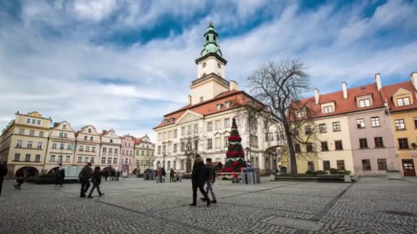 美丽的城市景色和蓝天 人走路 Timelaps 快速的生活理念 在波兰的老城市 城市中心广场 — 图库视频影像