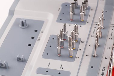 Aletler ve matkaplar için İmplantoloji makro kapat