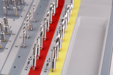 Aletler ve matkaplar için İmplantoloji makro kapat