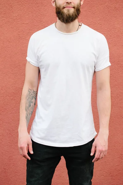 Modelo Masculino Bonito Hipster Com Barba Vestindo Shirt Branca Branco — Fotografia de Stock