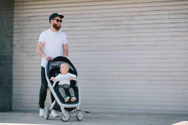 Father Walking Stroller Baby City Streets — Stock Photo, Image