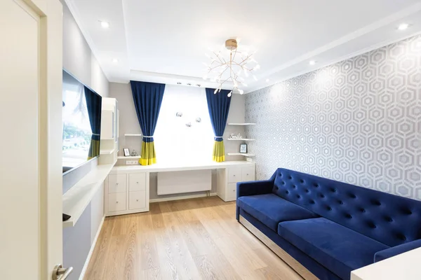Modern Living Room Interior Design Blue Sofa Big Window — Stock Photo, Image