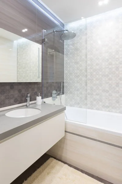 Baño Moderno Con Ducha Lavabo — Foto de Stock