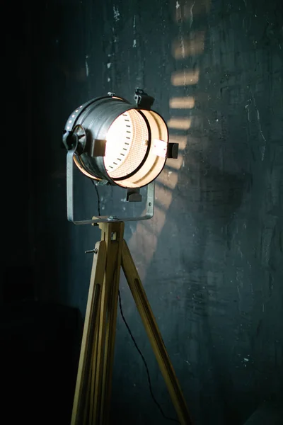 Modificador de luz retro en el interior de la habitación — Foto de Stock