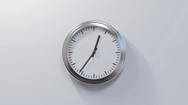 Reloj Cromado Brillante Una Pared Blanca Las Doce Treinta Seis — Foto de Stock
