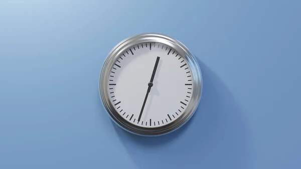 Chromglänzende Uhr Einer Blauen Wand Dreiunddreißig Nach Zwölf Ist Oder — Stockfoto