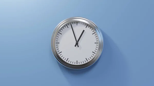 Блестящие Хромированные Часы Голубой Стене Пятьдесят Семь Минут Двенадцатого Время — стоковое фото