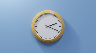 Saat ikiyi on dokuz geçe mavi bir duvarda parlak turuncu bir saat. Saat 02: 19 ya da 14: 19.