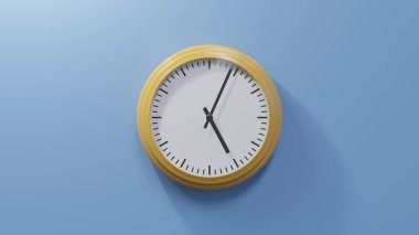 Mavi bir duvarda beşi dört geçe parlak turuncu bir saat. Saat 05: 04 ya da 17: 04.