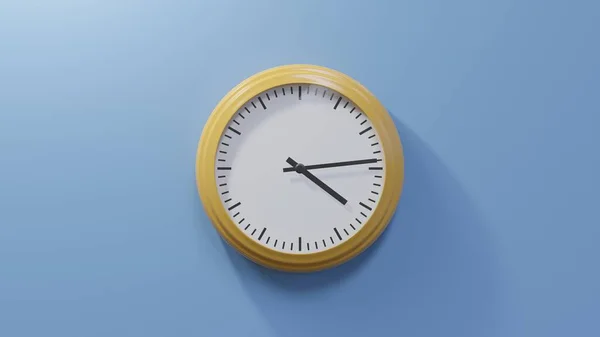 Reloj Naranja Brillante Una Pared Azul Las Cuatro Catorce Hora — Foto de Stock