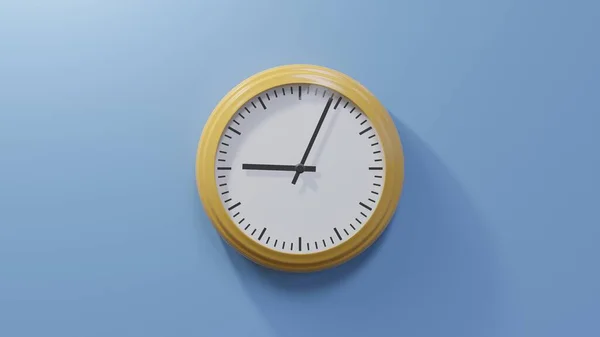 Relógio Laranja Brilhante Numa Parede Azul Nove Quatro Tempo — Fotografia de Stock