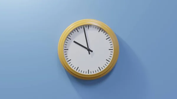 Ceasul Portocaliu Lucios Perete Albastru Cincizeci Opt Nouă Ora Este — Fotografie, imagine de stoc