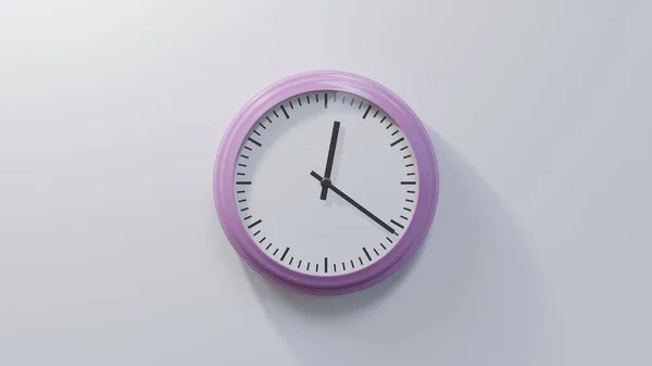 Glänzend Rosa Uhr Einer Weißen Wand Nach Zwölf Ist Oder — Stockfoto