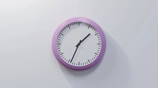 Reloj Rosa Brillante Una Pared Blanca Una Treinta Cuatro Hora — Foto de Stock