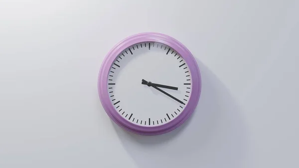 Glänzend Rosa Uhr Einer Weißen Wand Zwanzig Nach Drei Ist — Stockfoto