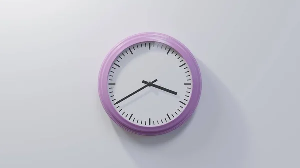 Glänzend Rosa Uhr Einer Weißen Wand Zwanzig Vor Vier Ist — Stockfoto