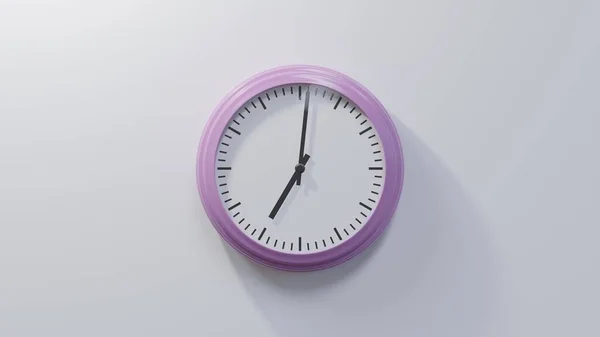 Reloj Rosa Brillante Una Pared Blanca Las Siete Media Hora —  Fotos de Stock