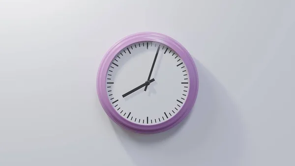 Glänzend Rosa Uhr Einer Weißen Wand Drei Nach Acht Ist — Stockfoto