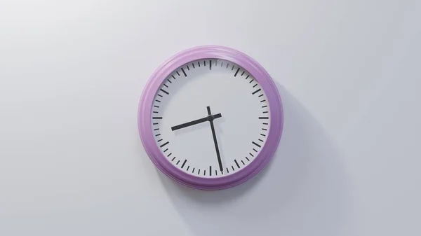 Relógio Rosa Brilhante Numa Parede Branca 20H 20H Tempo — Fotografia de Stock