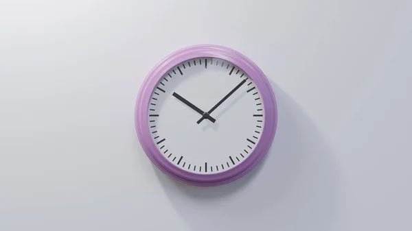 Reloj Rosa Brillante Una Pared Blanca Las Ocho Diez Hora —  Fotos de Stock