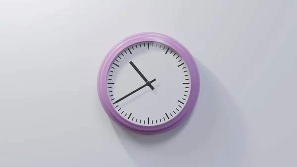 Glänzend Rosa Uhr Einer Weißen Wand Zwanzig Vor Elf Ist — Stockfoto