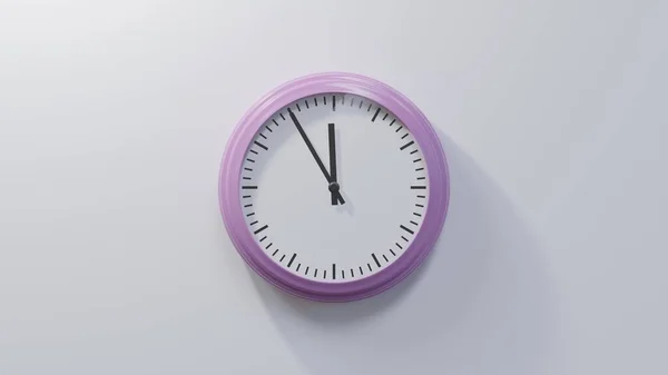 Relógio Rosa Brilhante Uma Parede Branca Cinco Zero Tempo — Fotografia de Stock