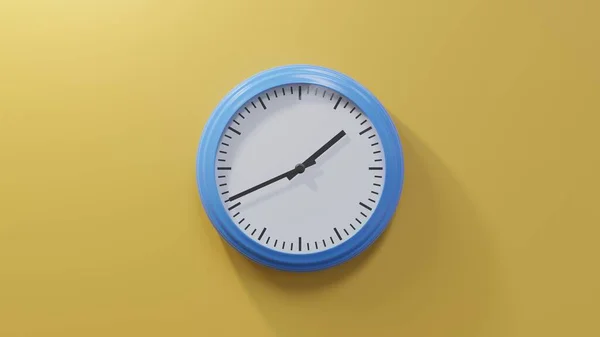 Glänzend Blaue Uhr Einer Orangefarbenen Wand Einundvierzig Nach Eins Ist — Stockfoto