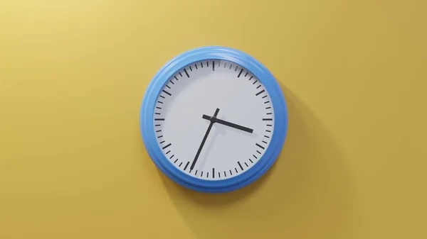 Glänzend Blaue Uhr Einer Orangefarbenen Wand Vierunddreißig Nach Drei Ist — Stockfoto