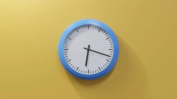Relógio Azul Brilhante Numa Parede Laranja 18H00 Tempo — Fotografia de Stock