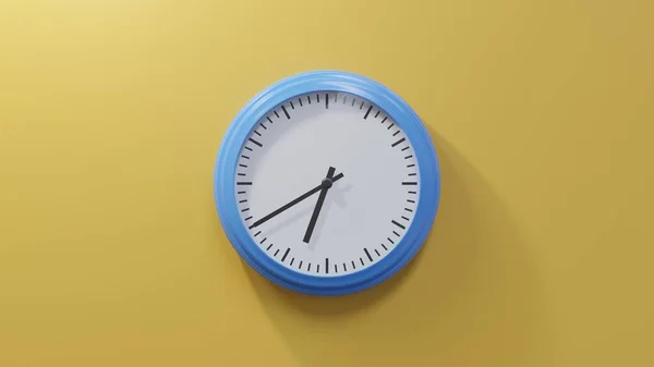 Relógio Azul Brilhante Uma Parede Laranja Vinte Sete Tempo — Fotografia de Stock