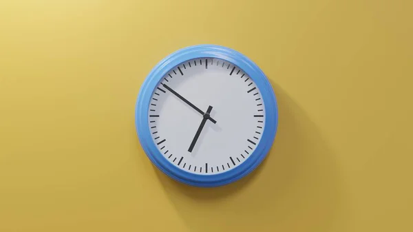 주황색 광택나는 파란색 시계는 있습니다 — 스톡 사진
