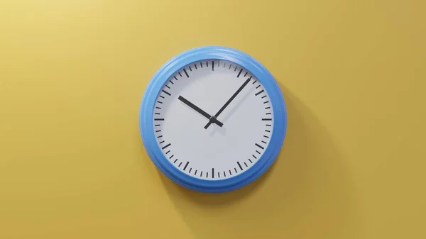 Reloj Azul Brillante Una Pared Naranja Las Siete Diez Hora —  Fotos de Stock